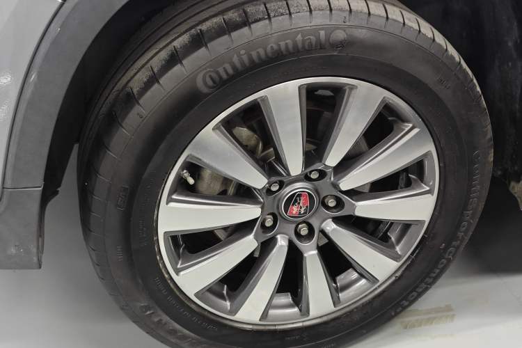 Used Roewe RX8 2018 30T Smart Connectivity Two-Wheel Drive Flagship Edition
