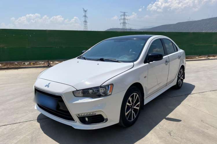 Used Mitsubishi Lancer EX 2016 1.8L CVT Black-and-White Retro Edition