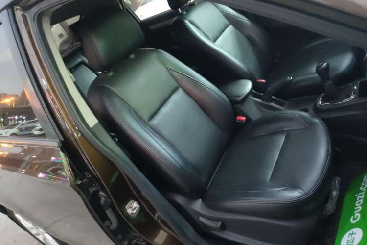 Used FORTHING Joyear S50 2014 1.5L Manual Luxury Model
