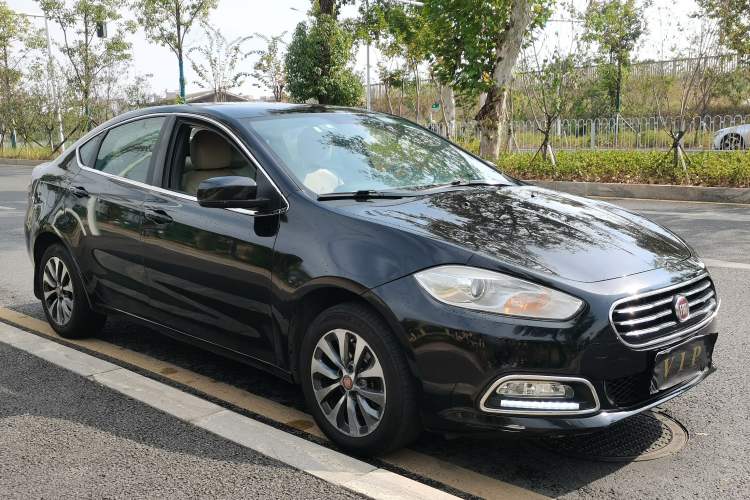 Used Fiat Viaggio 2012 1.4T Automatic Enjoyment Edition
