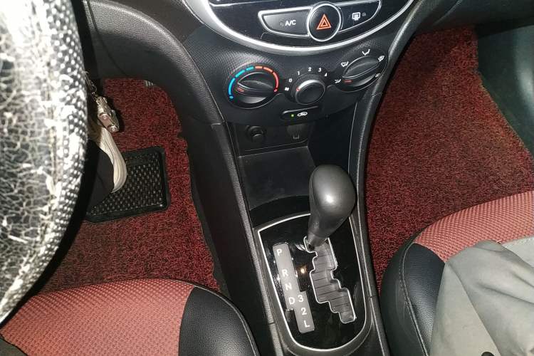 Used Hyundai Verna Ray 2014 1.4L Automatic GLX