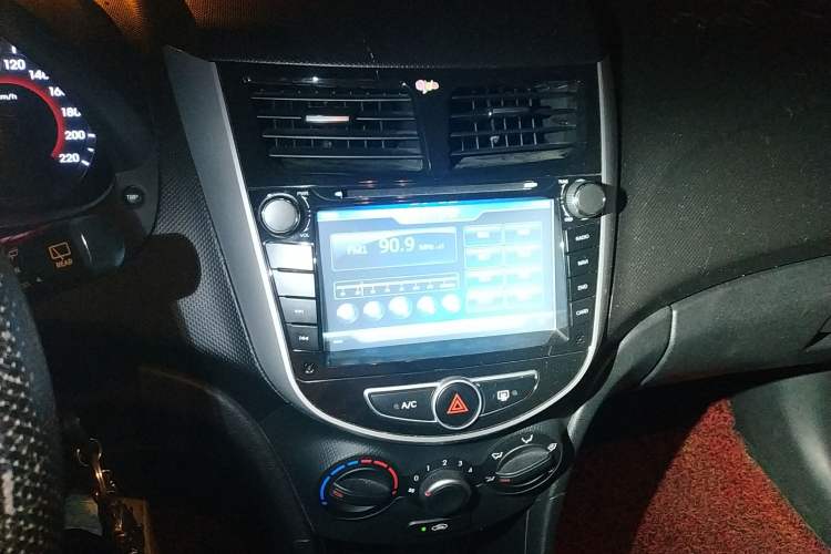 Used Hyundai Verna Ray 2014 1.4L Automatic GLX