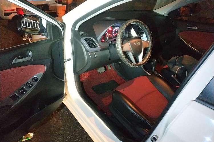 Used Hyundai Verna Ray 2014 1.4L Automatic GLX