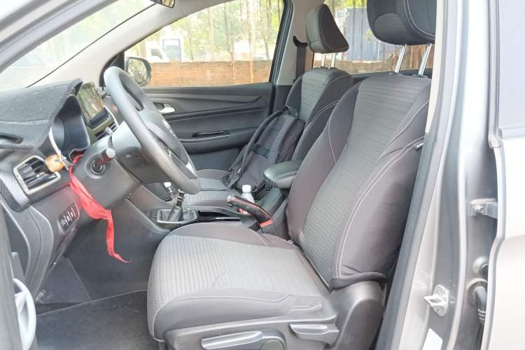 Used Baojun 730 2021 1.5L Manual Fashion Version 7 Seats