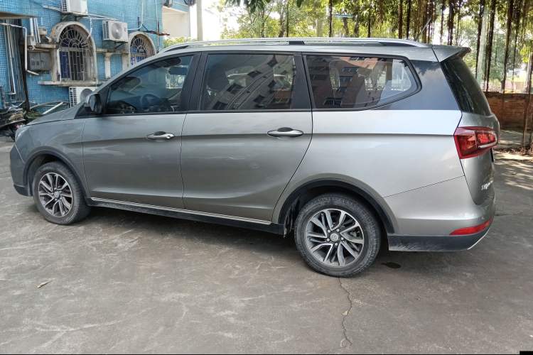 Used Baojun 730 2021 1.5L Manual Fashion Version 7 Seats