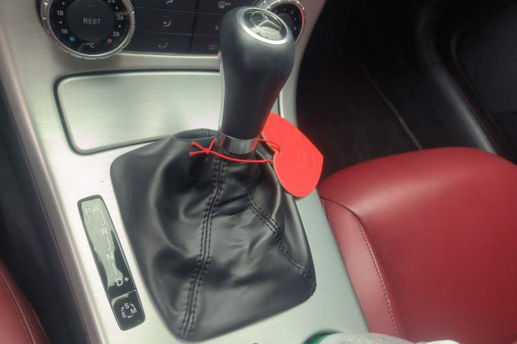 Used Mercedes-Benz SLK-Class 2011 SLK 200 Fashion Model