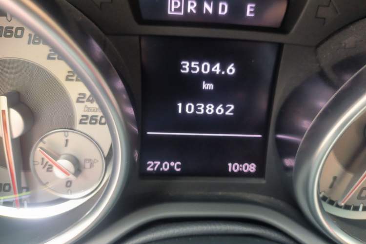 Used Mercedes-Benz SLK-Class 2011 SLK 200 Fashion Model