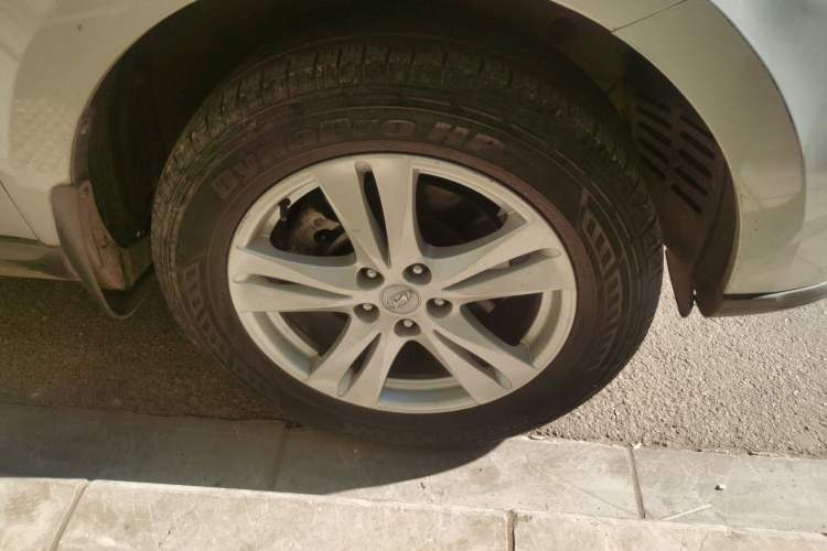 Used Hyundai Santa Fe Classic 2010 2.4 Ultimate Edition 7-Seater Four-Wheel Drive Right Front Wheel Hub