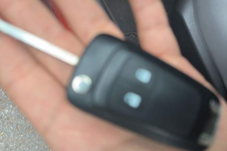 Used Chevrolet Lova RV 2016 1.5L Manual Comfort Edition Vehicle Key