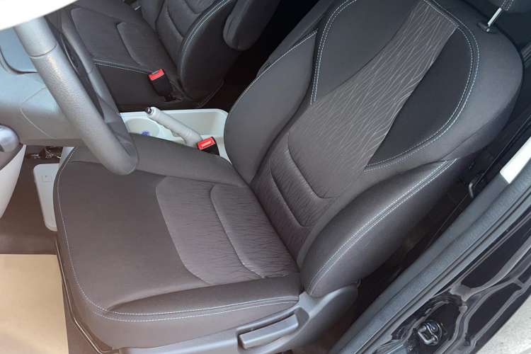 Used JAC Refine M3 2019 PLUS Maker Edition 1.8L Luxury Smart Model with 9 Seats