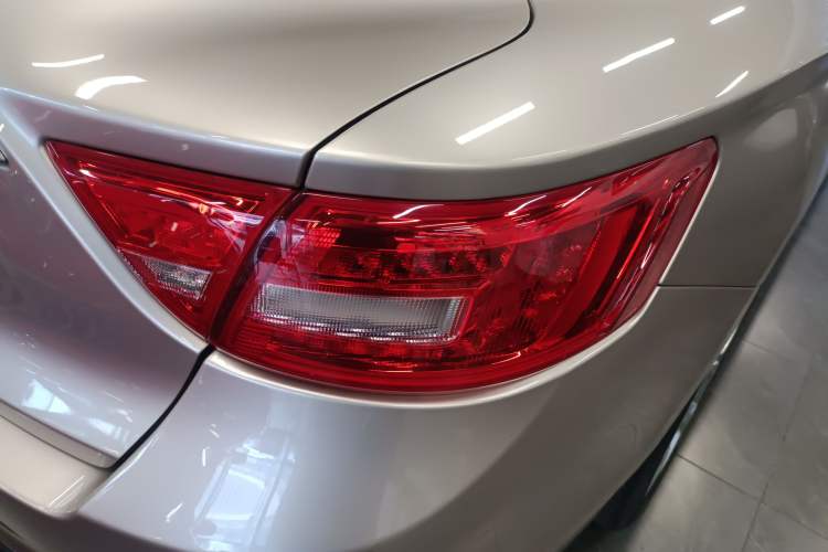 Used Geely Auto Emgrand GT 2015 1.8T Premium Model Right Rear Taillight