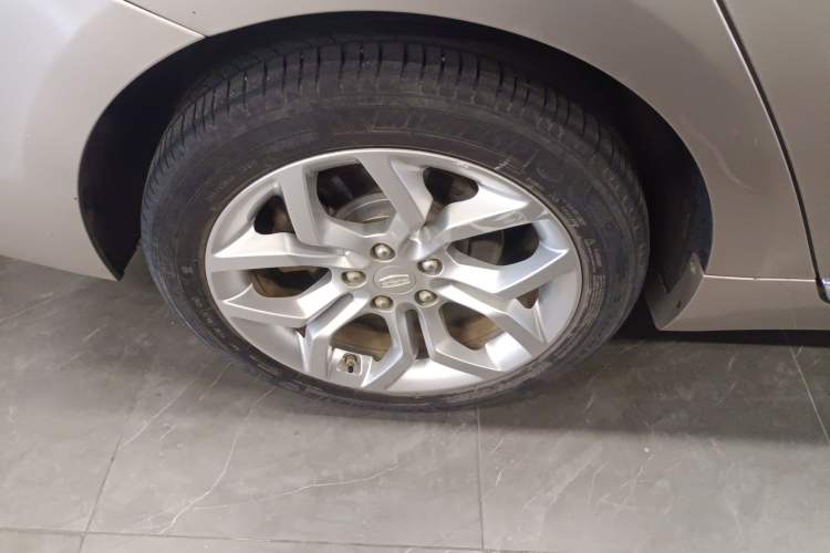 Used Geely Auto Emgrand GT 2015 1.8T Premium Model Right Rear Wheel Hub