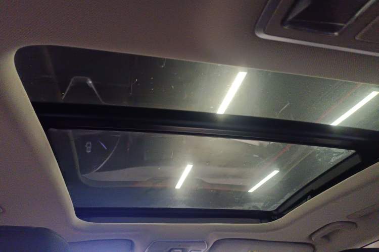 Used Geely Auto Emgrand GT 2015 1.8T Premium Model Headliner