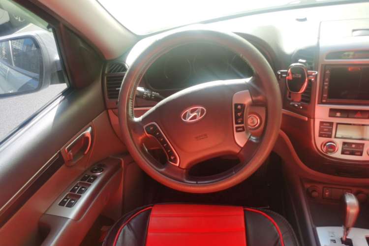 Used Hyundai Santa Fe Classic 2010 2.4 Ultimate Edition 7-Seater Four-Wheel Drive Steering Wheel