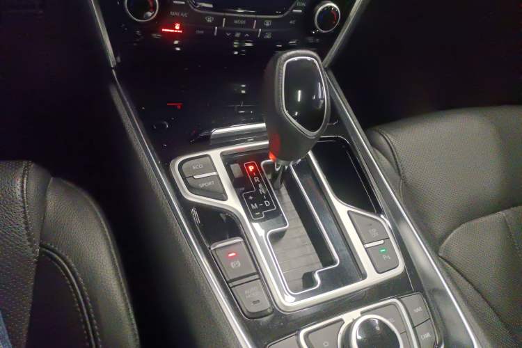 Used Geely Auto Emgrand GT 2015 1.8T Premium Model Gear Lever