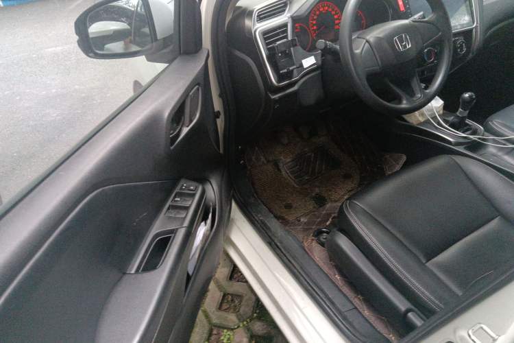 Used Honda Gienia 2017 1.5L Manual Classic Edition Driver Seat