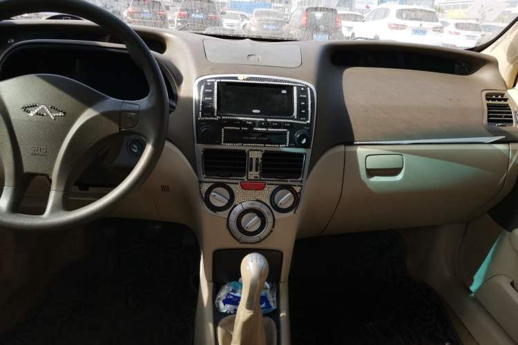Used Chery Fengyun 2 2013 Hatchback 1.5L Manual Kuaiyi Edition