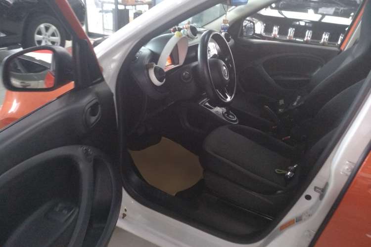 Used smart forfour 2016 1.0L 52 kW Dynamic Edition