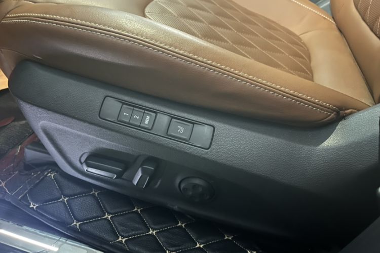 Used SAIC MAXUS D90 2017 2.0T Automatic All-Wheel Drive Polaris
