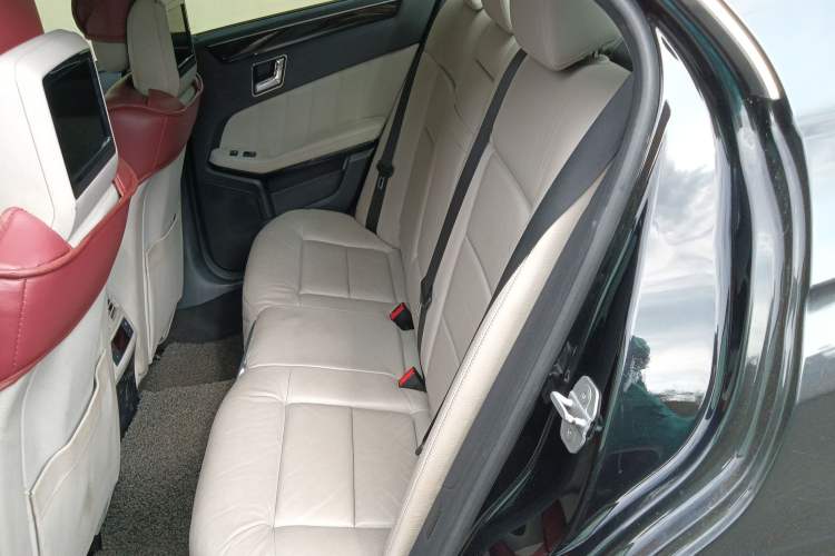 Used Mercedes-Benz E-Class 2009 E 300 Fashion Model
