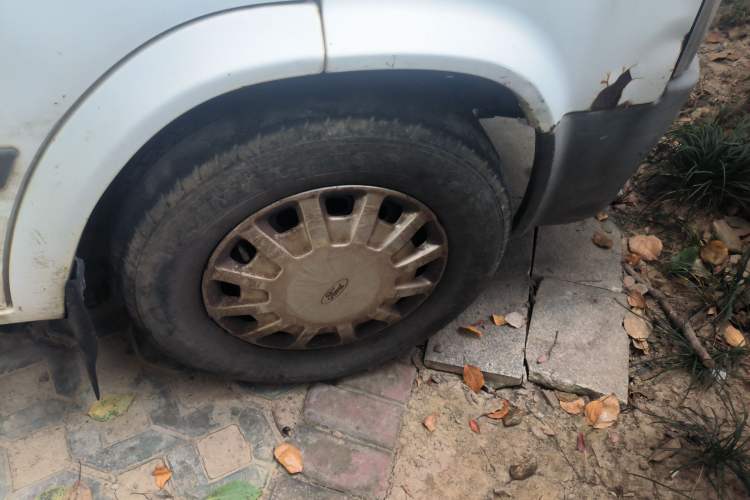 Used Ford Classic Transit 2009 2.8T Diesel Multi-Function Short Wheelbase Mid-Roof JX493ZLQ3