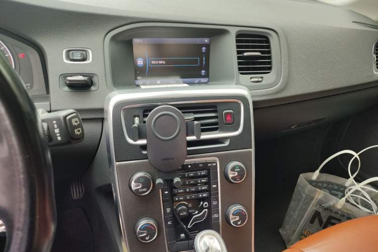 Used Volvo V60 2013 T5 Zhiya Edition
