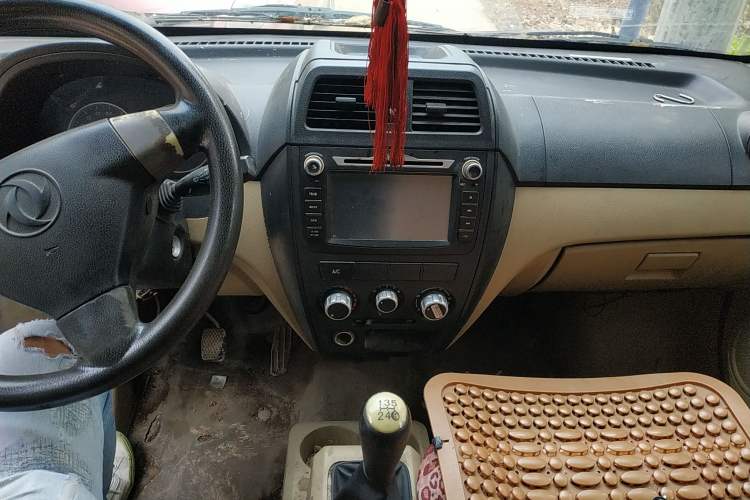 Used Dongfeng Xiaokang C37 2012 1.4L Standard Edition DK13-06