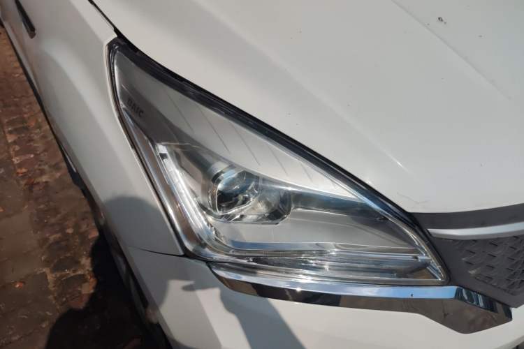 Used HYOSOW H3 2015 1.5L manual luxury version