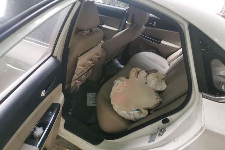 Used CHANGAN Eado 2012 1.6L Manual Luxury Model China IV Standard
