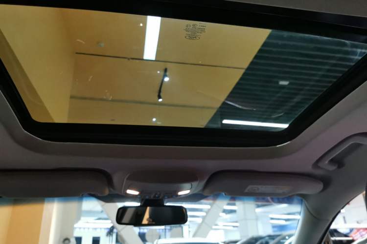 Used Ford Taurus 2015 EcoBoost 325 V6 Flagship Model
