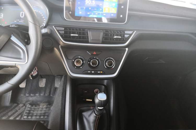 Used Wuling Hongguang S3 2019 1.5L Manual Comfort Model China VI Standard
