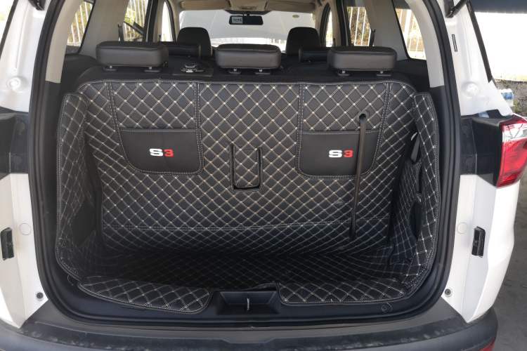 Used Wuling Hongguang S3 2019 1.5L Manual Comfort Model China VI Standard
