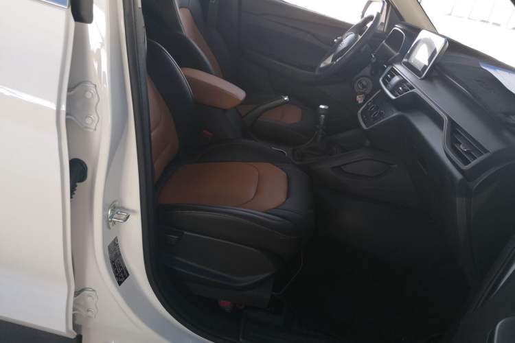 Used Wuling Hongguang S3 2019 1.5L Manual Comfort Model China VI Standard
