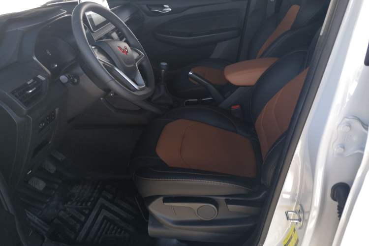 Used Wuling Hongguang S3 2019 1.5L Manual Comfort Model China VI Standard
