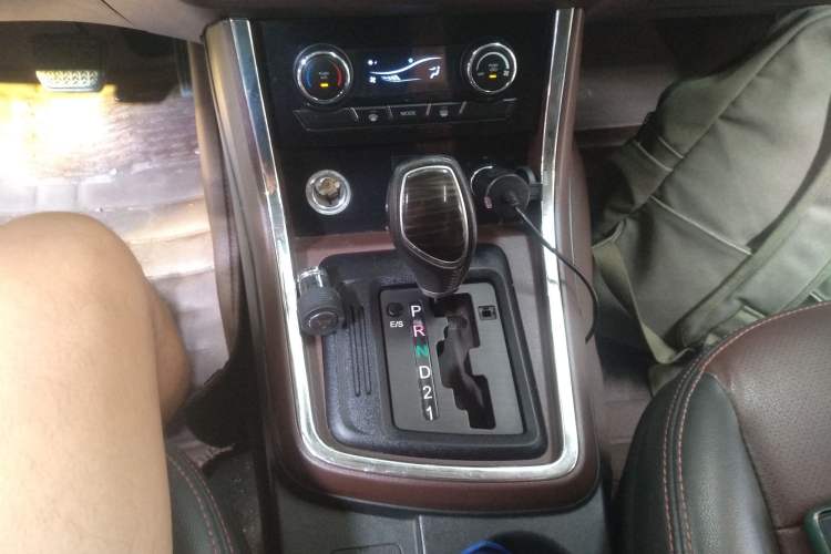 Used Lifan Auto Myway 2016 1.5L Automatic Luxury Model Gear Lever