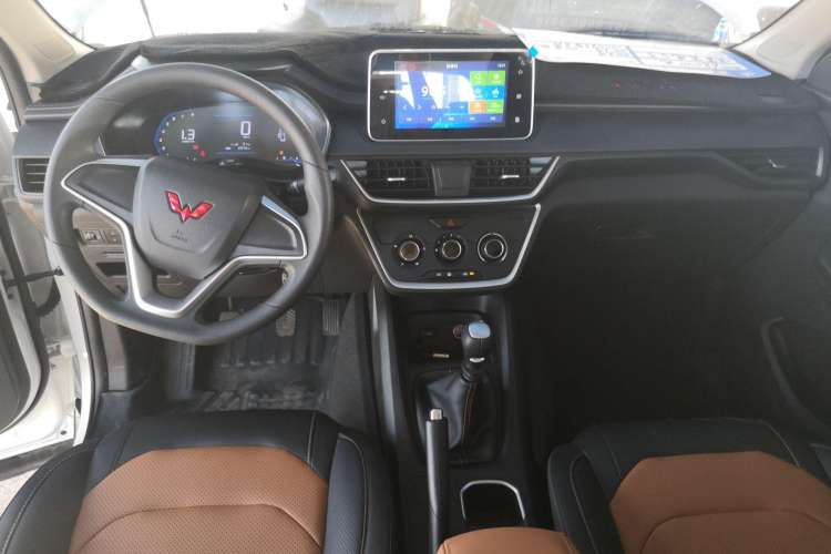 Used Wuling Hongguang S3 2019 1.5L Manual Comfort Model China VI Standard
