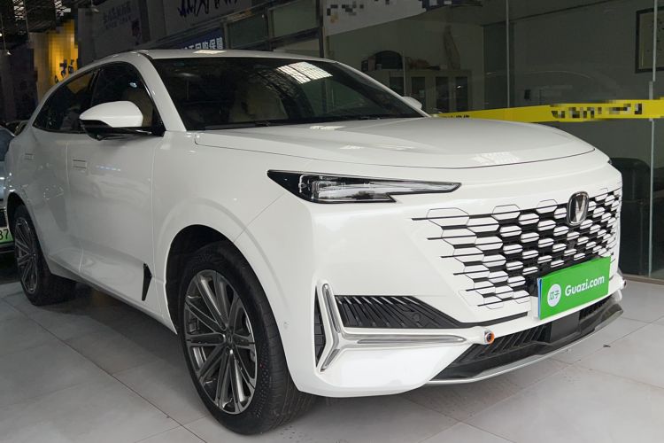 Used Changan UNI-K 2023 2.0T Two-Wheel Drive Yue Ling Trim
