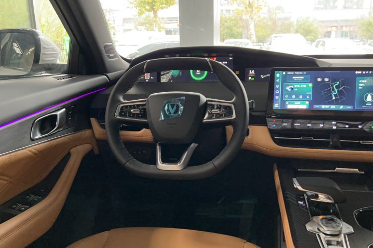 Used Changan UNI-K 2023 2.0T Two-Wheel Drive Yue Ling Trim
