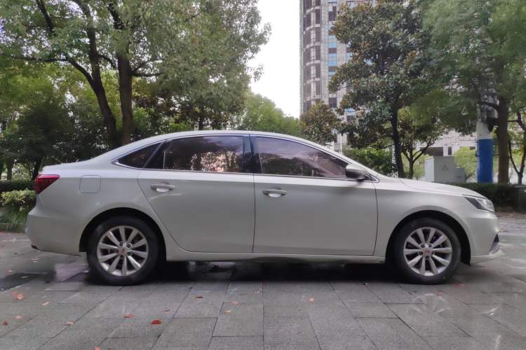 Used Roewe i6 New Energy 2017 45T Hybrid Connect & Smart Enjoyment Edition