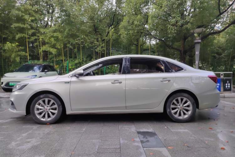 Used Roewe i6 New Energy 2017 45T Hybrid Connect & Smart Enjoyment Edition