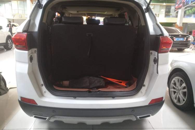 Used Lifan Auto Myway 2016 1.5L Automatic Luxury Model Trunk