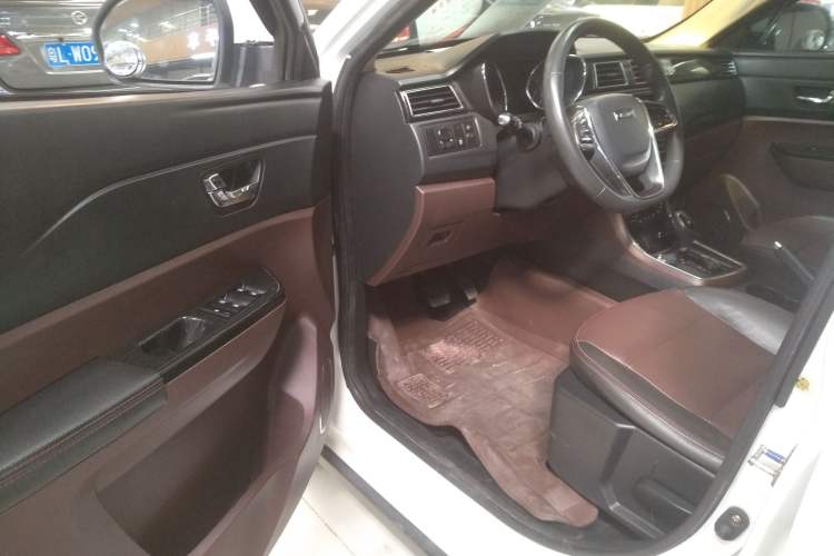 Used Lifan Auto Myway 2016 1.5L Automatic Luxury Model Driver Seat