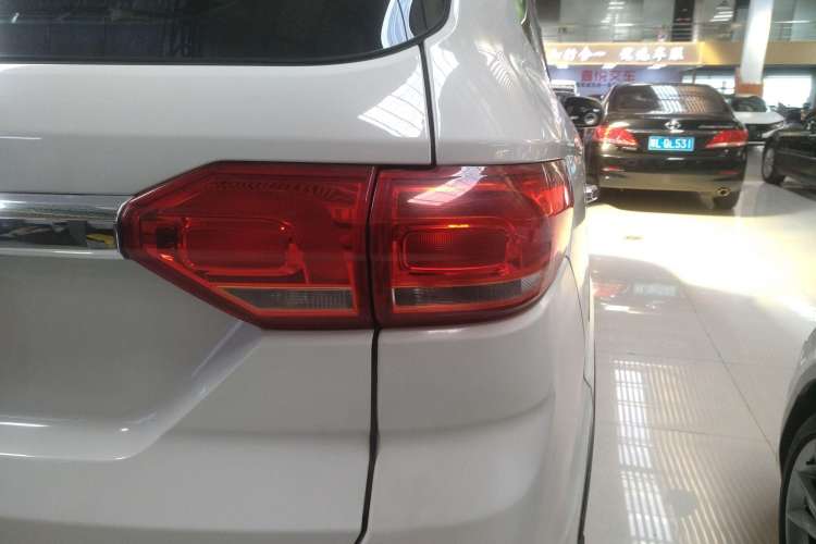 Used Lifan Auto Myway 2016 1.5L Automatic Luxury Model Right Rear Taillight