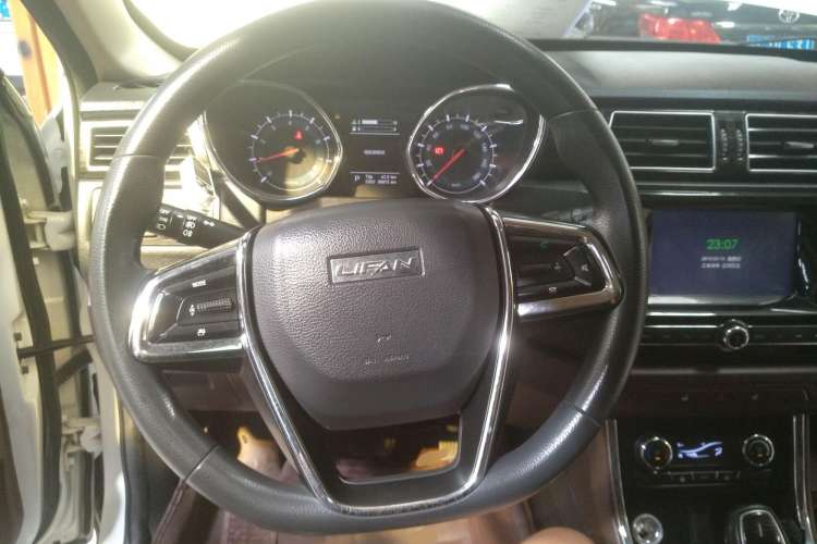 Used Lifan Auto Myway 2016 1.5L Automatic Luxury Model Steering Wheel