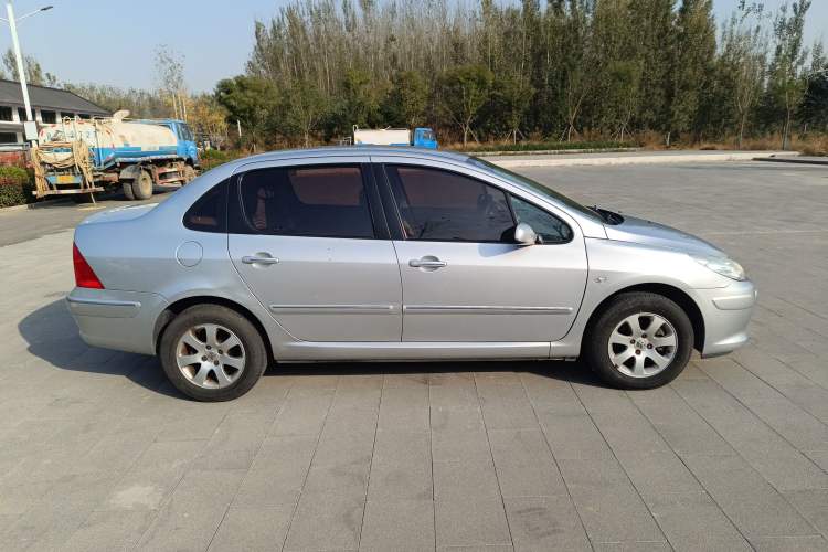 Used Peugeot 307 2010 Sedan 1.6L Manual Comfort Edition