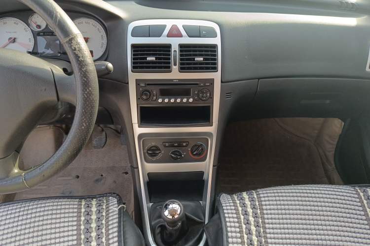 Used Peugeot 307 2010 Sedan 1.6L Manual Comfort Edition