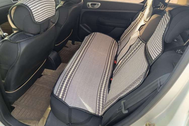 Used Peugeot 307 2010 Sedan 1.6L Manual Comfort Edition