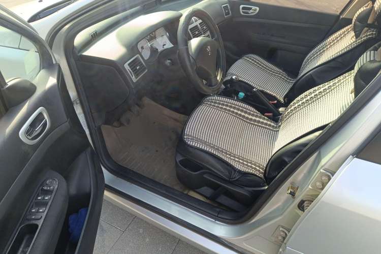 Used Peugeot 307 2010 Sedan 1.6L Manual Comfort Edition