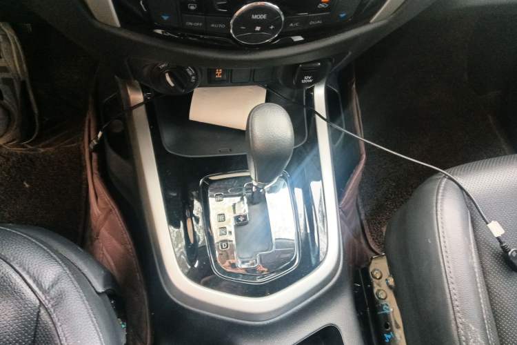 Used Nissan Navara 2017 2.5L Automatic 4x4 Luxury Edition QR25
