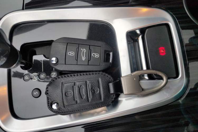 Used Peugeot 3008 2015 2.0L Automatic Trend Edition